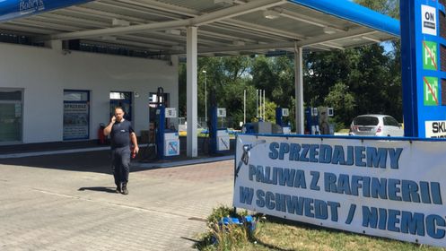 Stacja Bobryk sprzedaje paliwo z niemieckiej rafinerii, która tak naprawdę należy do rosyjskiego koncernu
