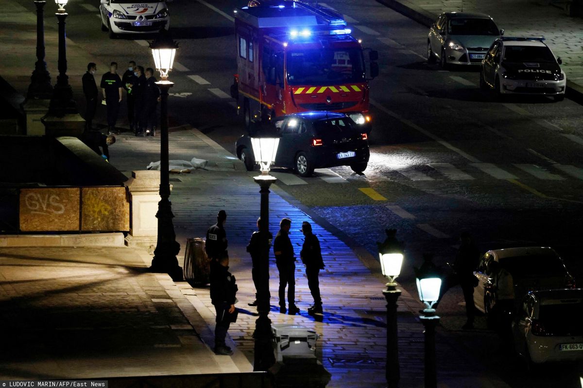 Policja w Paryżu zastrzeliła dwóch pasażerów samochodu