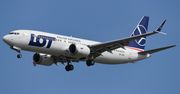 Problemy samolotu linii LOT do Egiptu. "Zawrócił do Warszawy"