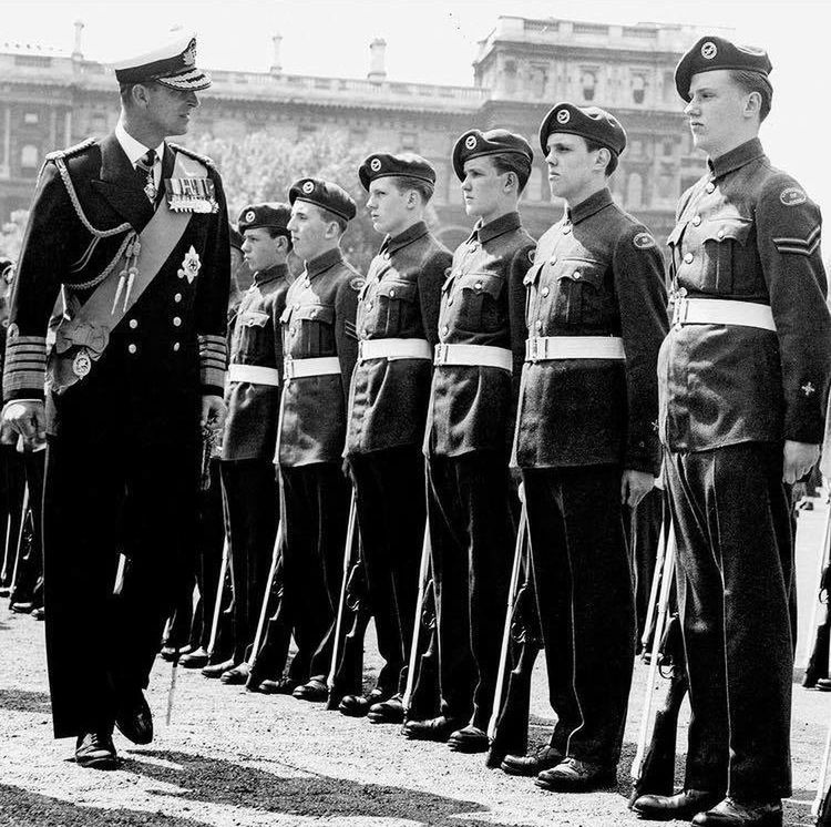 Książę Filip z brytyjskimi kadetami