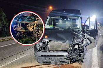 Części wyrzuciło na pobocze. Alkomat pokazał 3 promile