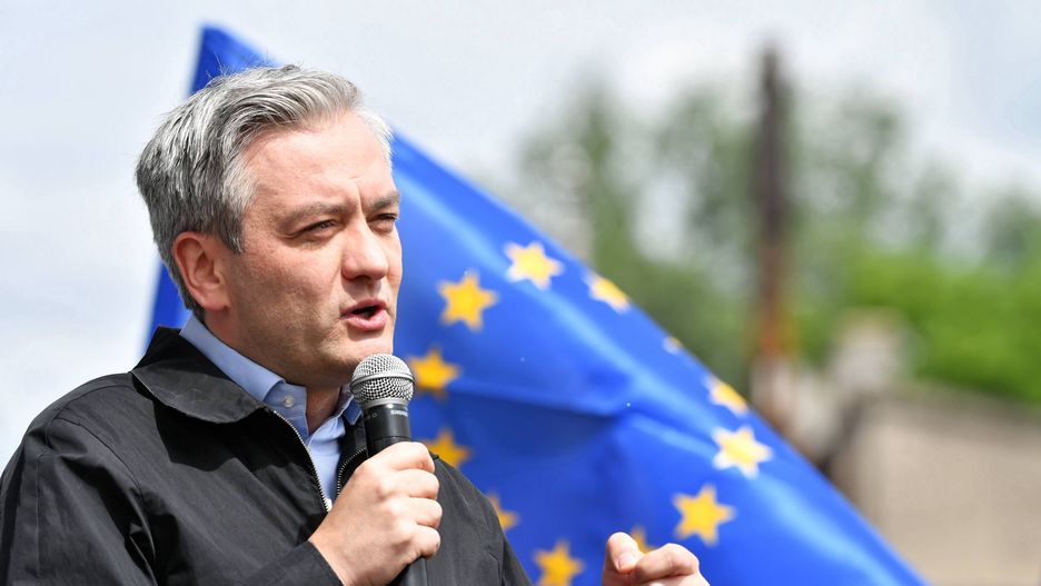 Wybory 2020. Robert Biedroń broni społeczności LGBT