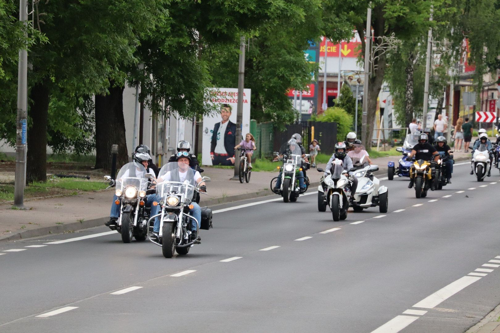 Wielka parada motocyklowa w Trzebini. Trwa motopiknik nad Balatonem