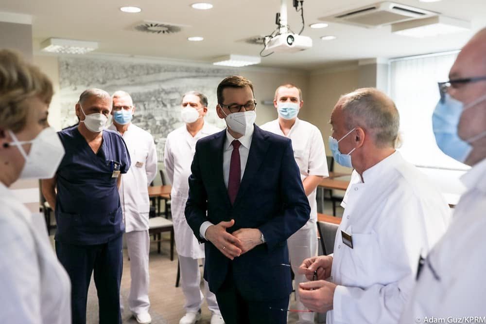 Światowy Dzień Zdrowia. Premier Mateusz Morawiecki dziękuje lekarzom za walkę z COVID-19