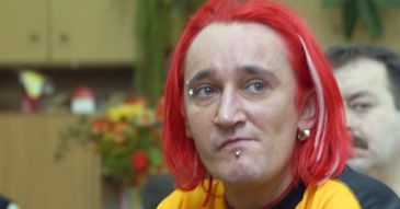 Wyżebrał kasę na teledysk!