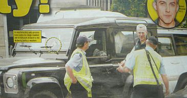 Hubert Urbański parkuje na środku ulicy!
