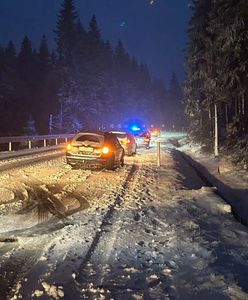 Zima zaskoczyła drogowców. Droga do granicy z Czechami była zablokowana