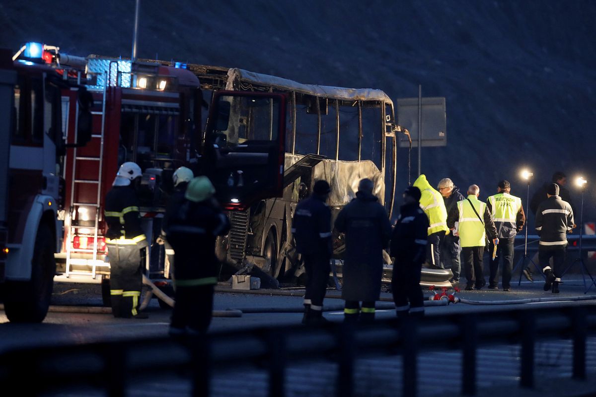 Bułgaria. Tragiczny pożar autokaru na autostradzie. Nie żyje 45 osób, w tym dzieci 