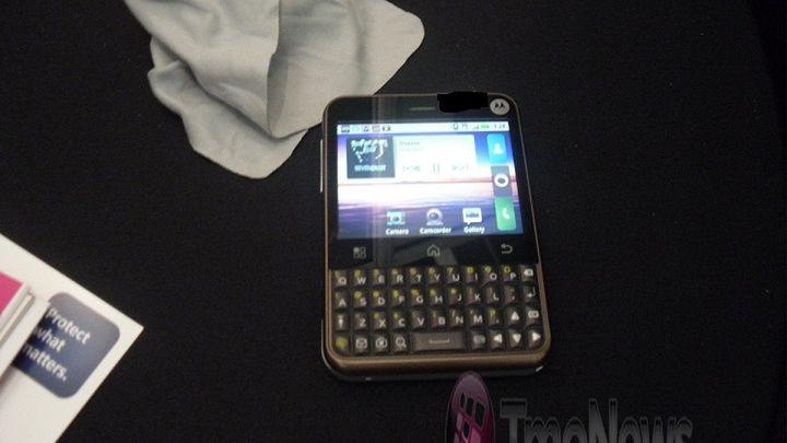 Motorola Charm wyciekła. Premiera w tym miesiącu? [Oficjalna zapowiedź - aktualizacja] 1