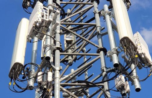 Orange na wakacje wzmacnia sieć. Nowe stacje bazowe i mobilne w regionach turystycznych