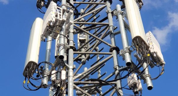 Orange na wakacje wzmacnia sieć. Nowe stacje bazowe i mobilne w regionach turystycznych