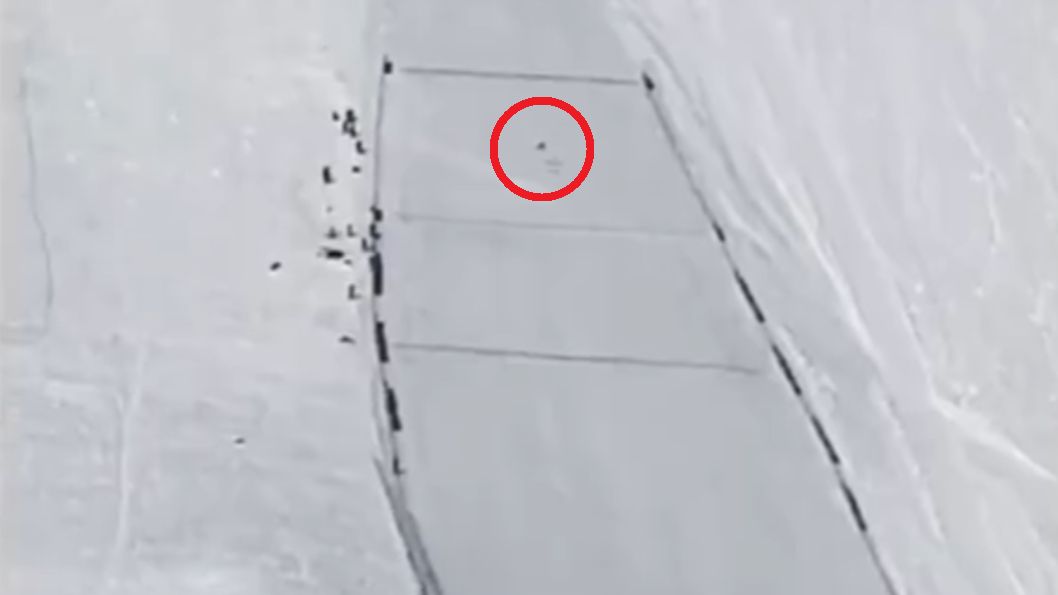 Twitter / Adam Bucholz / Na zdjęciu: lot Ryoyu Kobayashiego