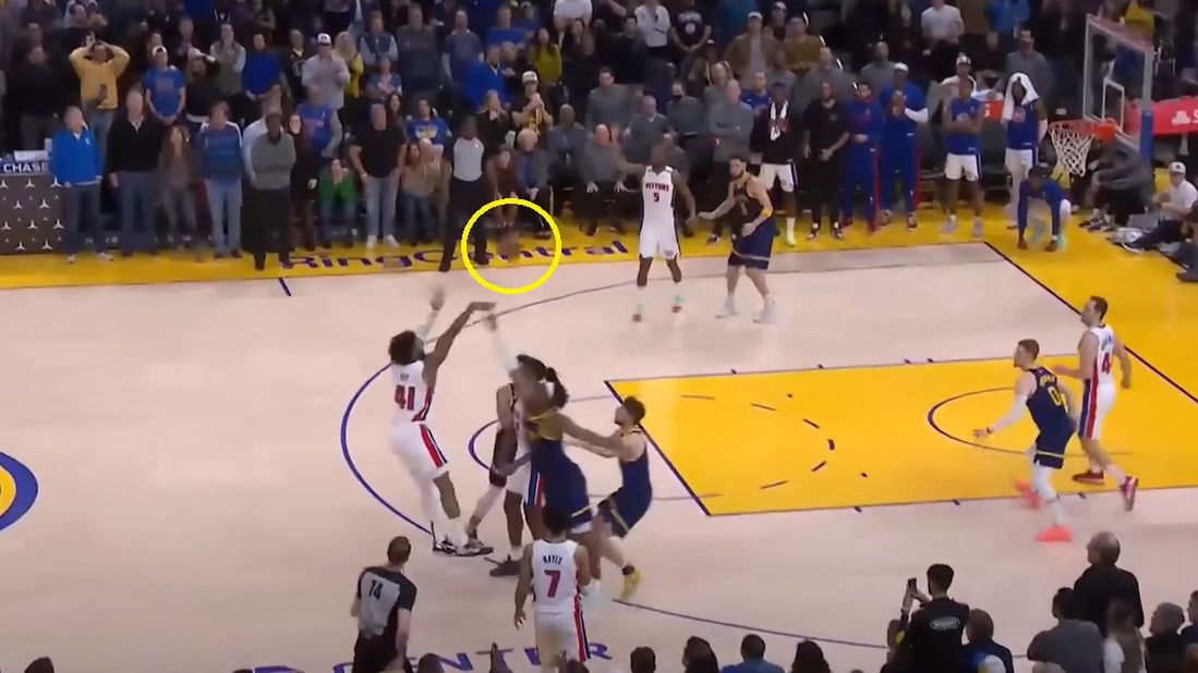 YouTube / NBA / Na zdjęciu: Decydujący rzut w meczu Golden State Warriors - Detroit Pistons.