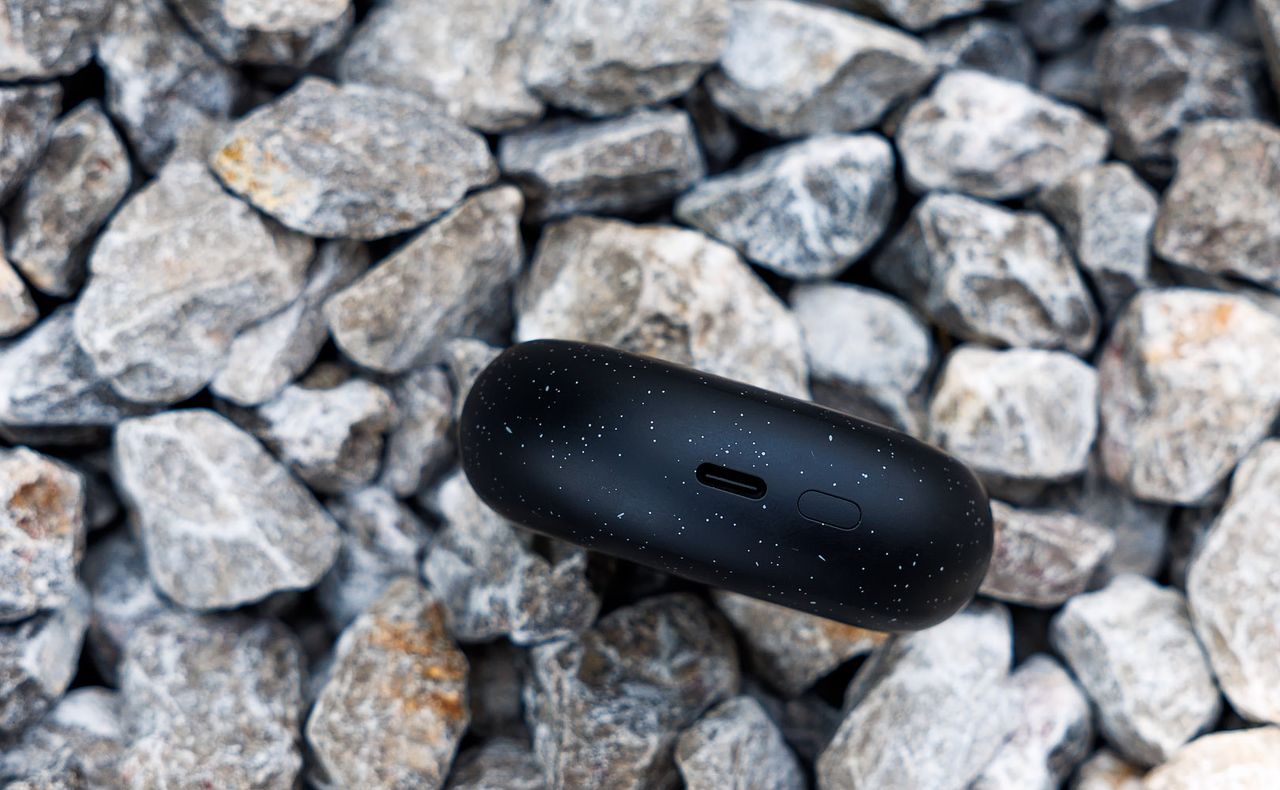 OnePlus Nord Buds 3 Pro złącze