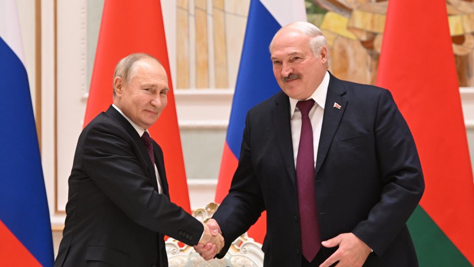 Łukaszenka potwierdził wsparcie militarne Rosji po wizycie Putina w Mińsku.