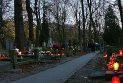 Darmowe groby dla Honorowych Obywateli Warszawy i dla odznaczonych orderami