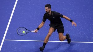 Novak Djoković zachował triumfalny bilans. Serb z kolejnymi rekordami