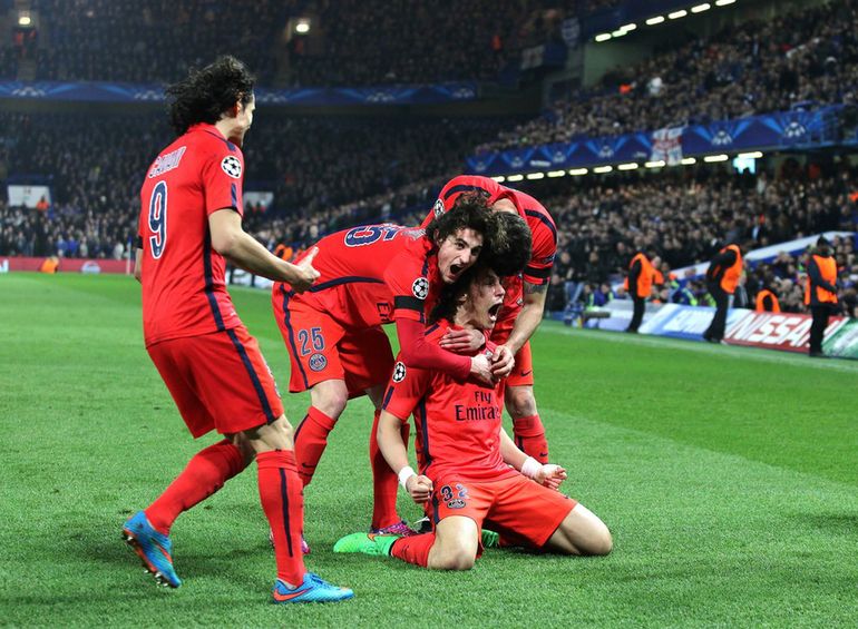Emocjonalna radość Davida Luiza po golu zdobytym na Stamford Bridge