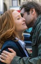 ''Z archiwum X'': Gillian Anderson miała dostać połowę mniejszą gażę od Davida Duchovny'ego