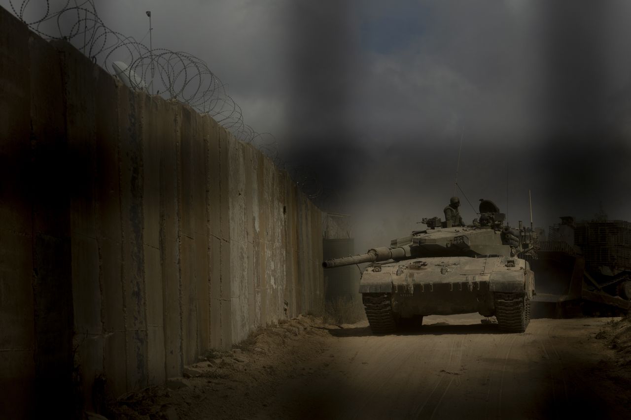 Tensions rise as Israeli tanks breach UN post in Lebanon