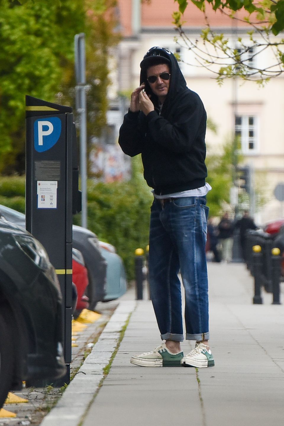 Kuba Wojewódzki załatwia sprawy na mieście