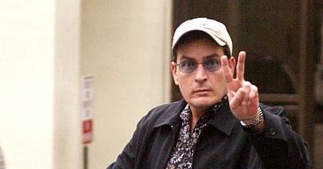 Charlie Sheen to PEDOFIL?! Molestował córki?!