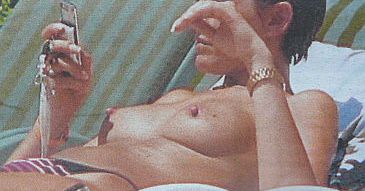 Felicjańska opala się topless