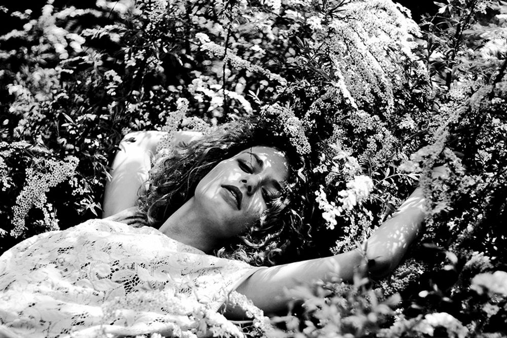 Magdalena Paszko - mroczne, depresyjne portrety kobiet, które są fuzją dwóch osobowości 13