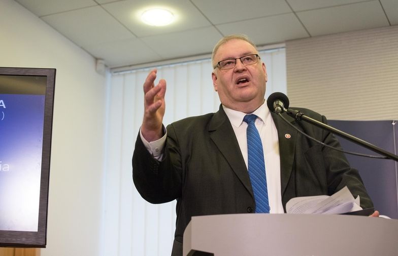 - Ówczesne kierownictwo KNF nie nadało sprawie nieprawidłowości w SKOK Wołomin odpowiedniego priorytetu - uważa Bogdan Święczkowski