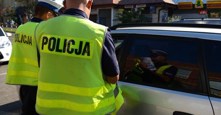 "Poproszę o dowód rejestracyjny, którego oczywiście nie musi pan mieć". Tak działa CEPiK