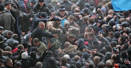 Konflikt na Ukrainie. Ofiara śmiertelna szturmu w Symferopolu
