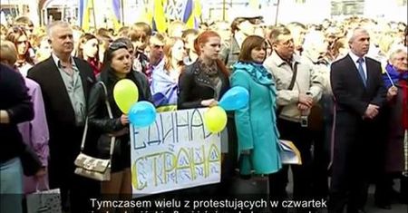 Ludzie wyszli na ulice protestować za zjednoczoną Ukrainą