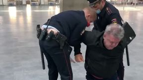 Nie miał maseczki. Do akcji wkroczyła ochrona (WIDEO)