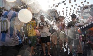 Trwa Songkran i "największa bitwa wodna świata". Podano tragiczny bilans