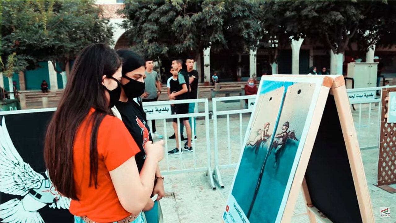 Wystawa zdjęć dzieł Banksy'ego w Betlejem. Palestyńczycy dziękują artyście