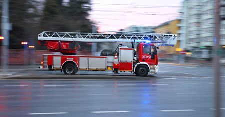 Tragedia w Poznaniu. Dwie osoby spłonęły w pojeździe