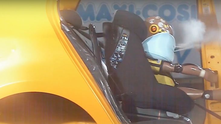 Działanie poduszek powietrznych w foteliku Maxi-Cosi AxissFix Air