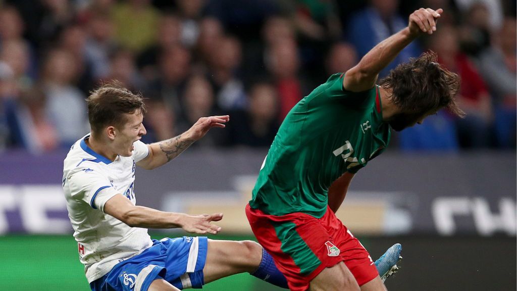 Getty Images / Sergei Bobylev\TASS / Na zdjęciu: Sebastian Szymański (z lewej) i Grzegorz Krychowiak