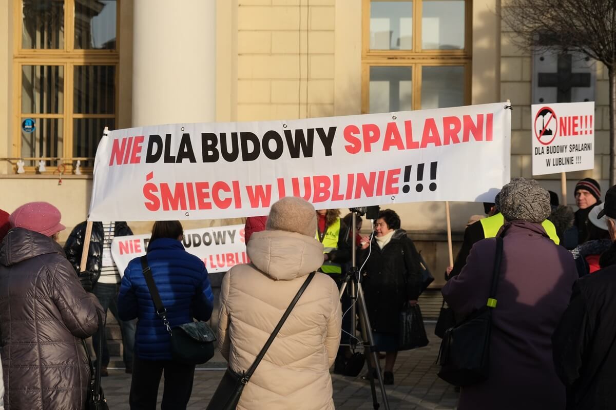 Protest mieszkańców przeciwko budowie spalarni śmieci w Lublinie