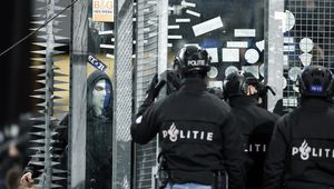 Mecz Ligi Europy opóźniony. Policja wkroczyła do akcji