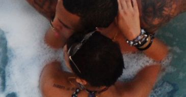 Rihanna z Chrisem w jacuzzi! (ZDJĘCIA)