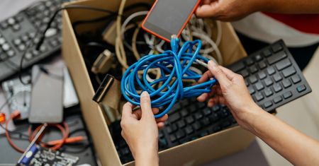 Recykling elektroniki. Jak pozbyć się zalegających urządzeń?