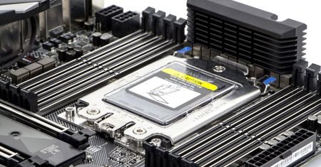 AMD szykuje ofensywę w topowym segmencie PC - w planach chipsety TRX40, TRX80 i WRX80?