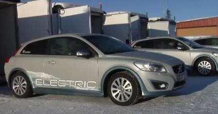 Volvo C30 E - zimowe testy elektrycznego szweda [wideo]