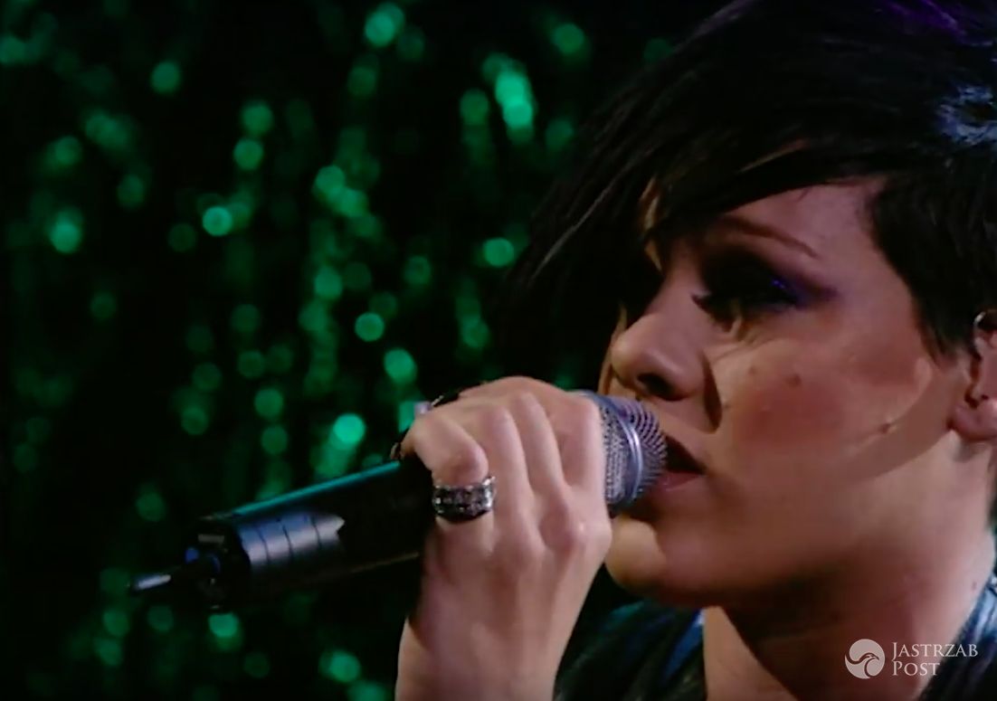 Pink - MTV VMA 2002