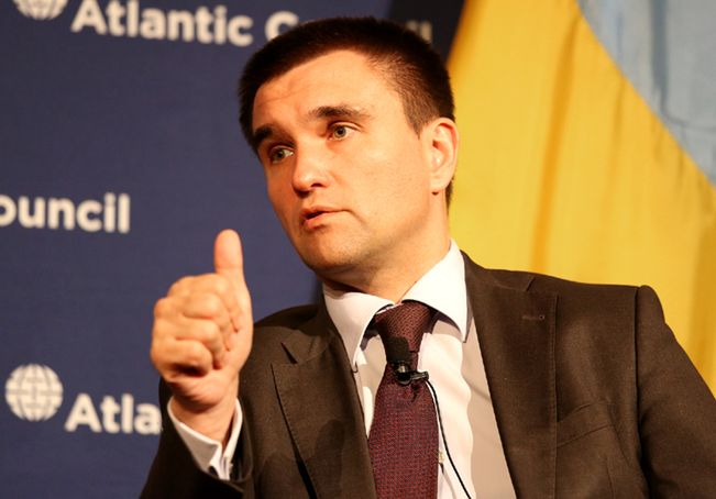 Reformy na Ukrainie. Szef MSZ Ukrainy odpiera zarzuty