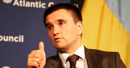 Reformy na Ukrainie. Szef MSZ Ukrainy odpiera zarzuty