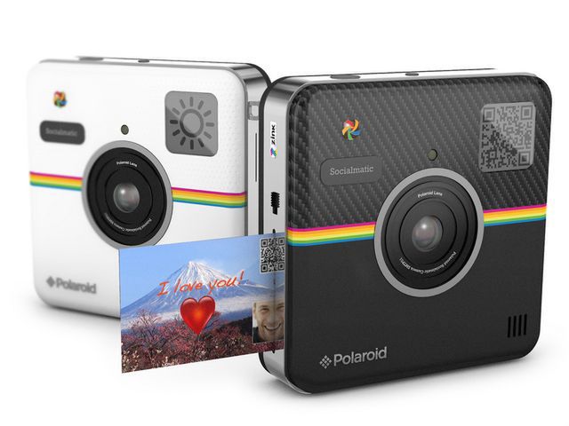 Polaroid wydrukuje zdjęcie i opublikuje je w internecie