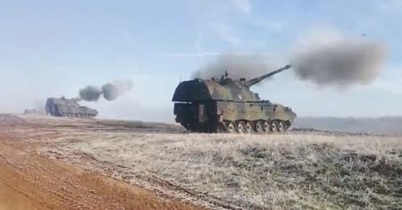 Ukraińcy na ćwiczeniach w Niemczech. Trenują na potężnych armatohaubicach
