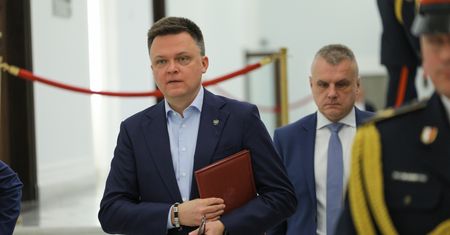 "Kryzys zaufania w koalicji". Mocne słowa Hołowni ws. Collegium Humanum
